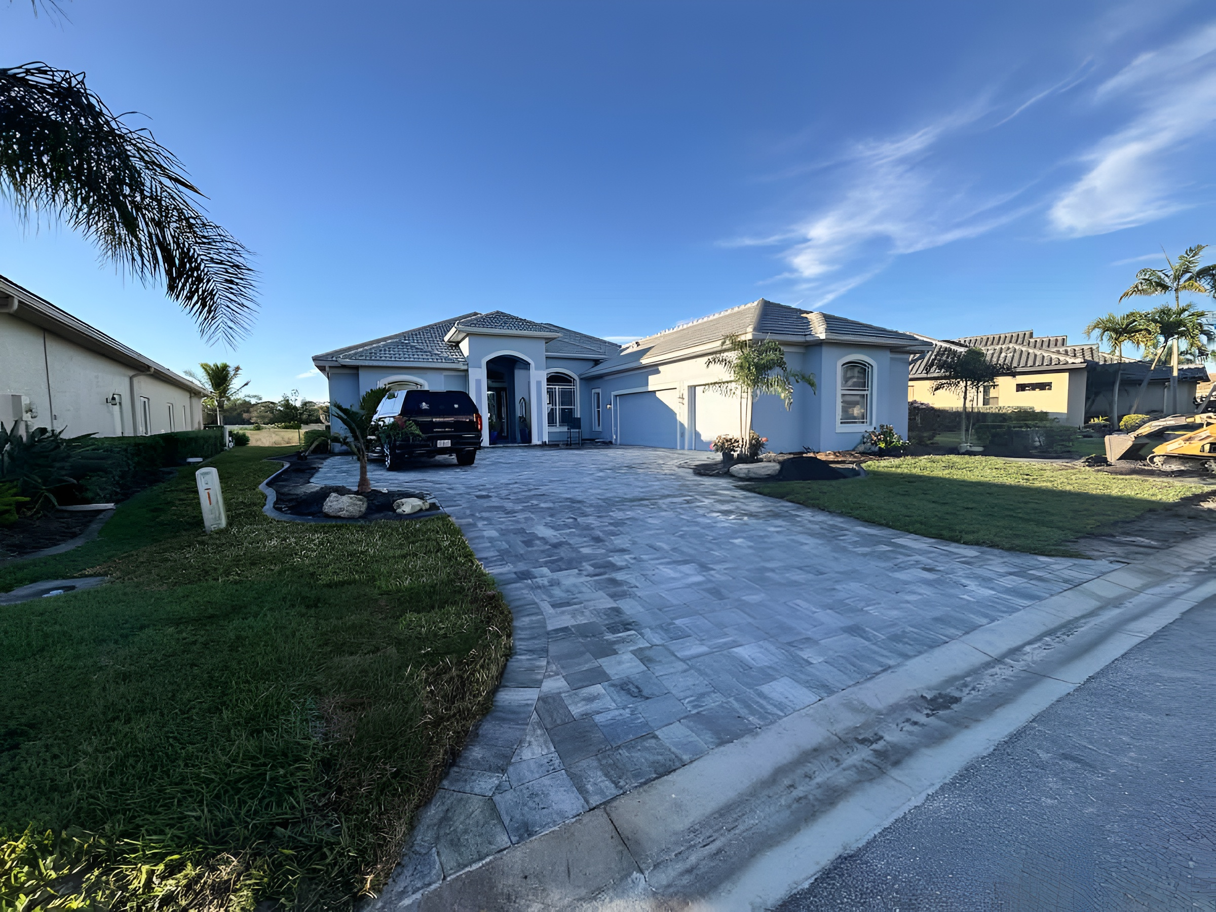 Driveway-After-Pavers-Installed-Venice-Pavers (1)